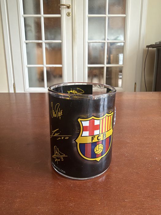 Kubek FC Barcelony z podpisami