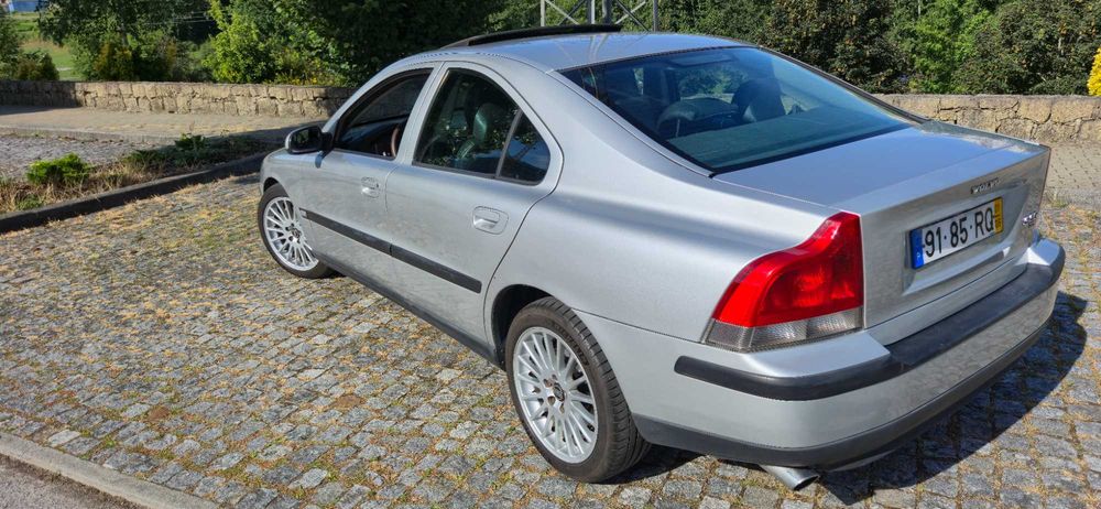 Volvo S60 T5 (2001) | Automático | Excelente estado