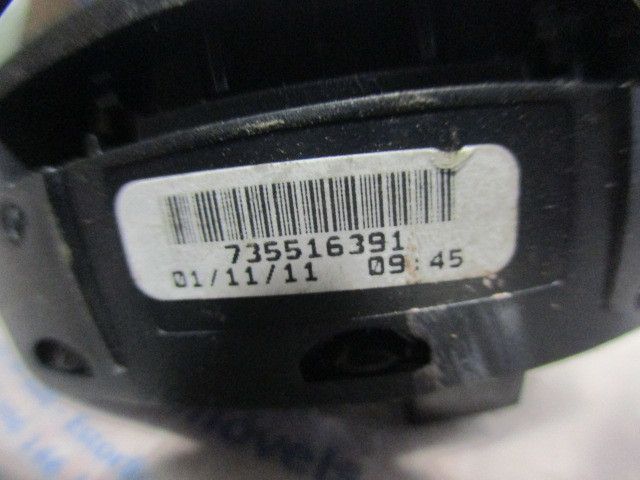 Botão / interruptor 4 piscas FORD Ka (RU8)