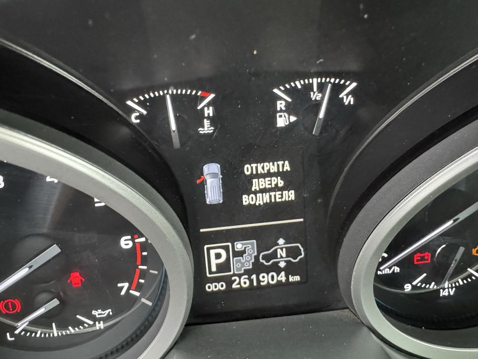 Броньований В6 Land Cruiser 200 2013року Toyota