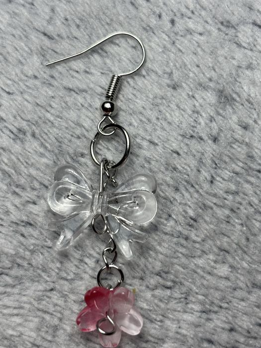 Kolczyki z kokardkami OPIS