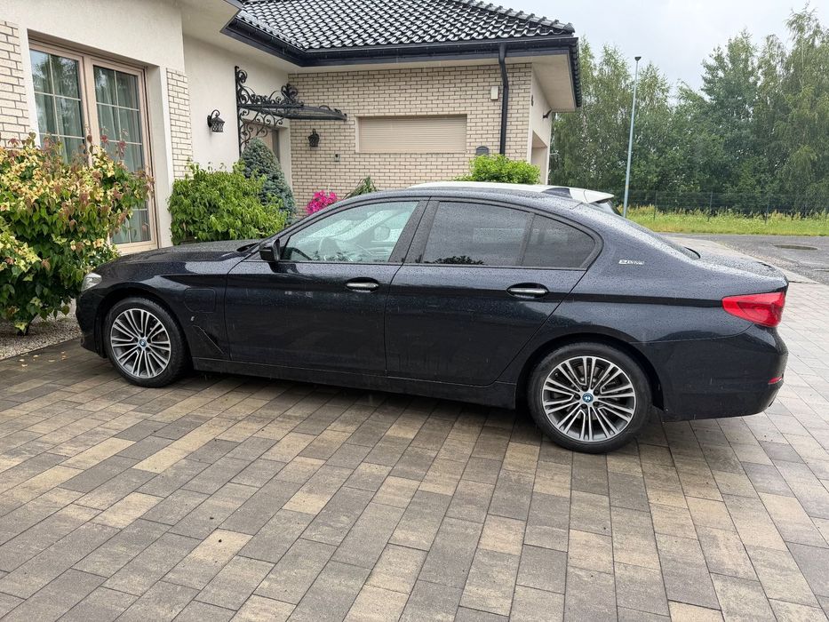 BMW Seria 5 BMW 530e PERFORMANCE 252KM Exclusive Edition