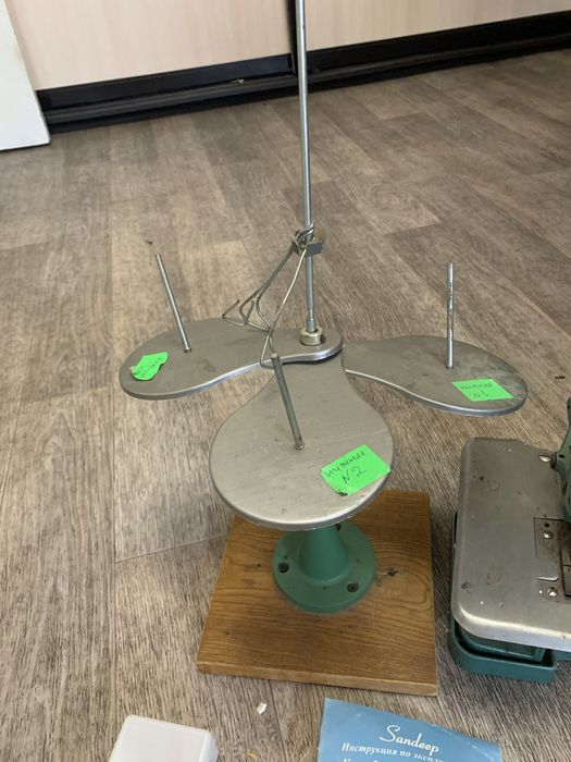 Продам оверлок на запчастини