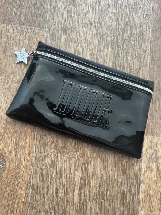 оригинальная dior pounc лаковая косметичка