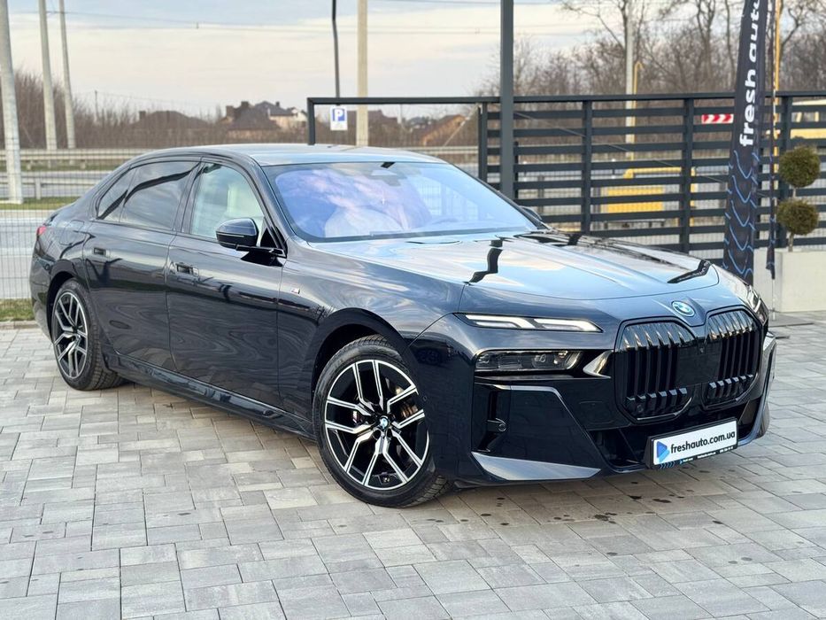 BMW i7 2023 freshauto