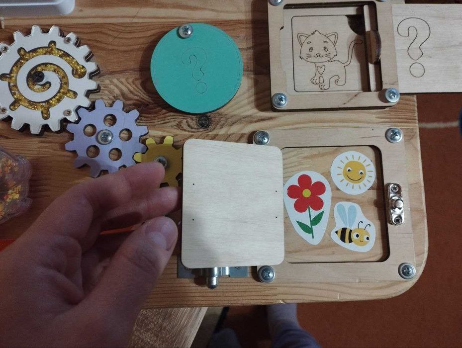 Бізіборд Розвиваюча іграшка