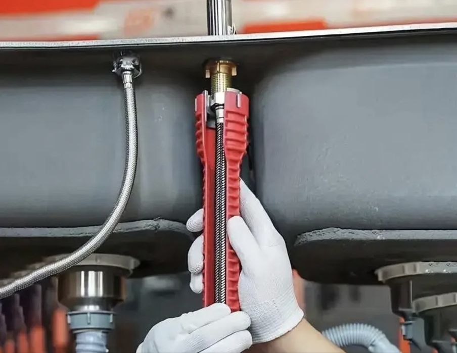 Uniwersalny klucz nasadowy do instalacj kranów i zlewów 5w1