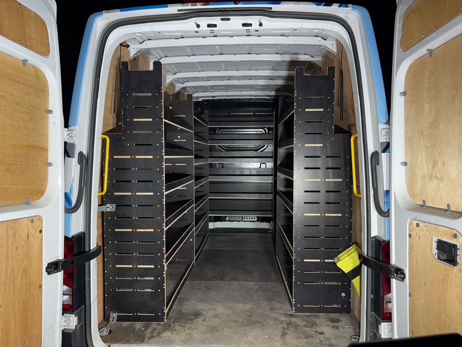 Regały do Iveco Daily XL, zabudowa z sklejki laminowanej 1,2M
