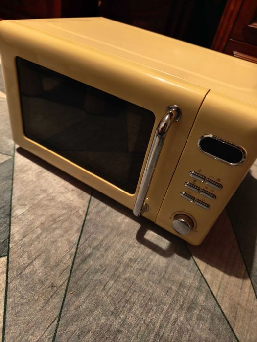 Micro-ondas Retro – Excelente estado – Funcionamento perfeito