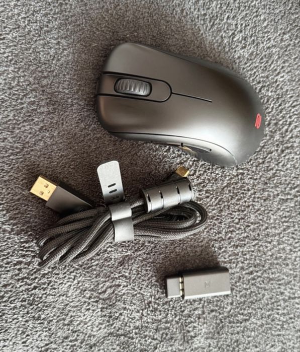 Myszka bezprzewodowa BenQ Zowie EC2-CW | Stan Idealny | Ślizgacze Xraypad