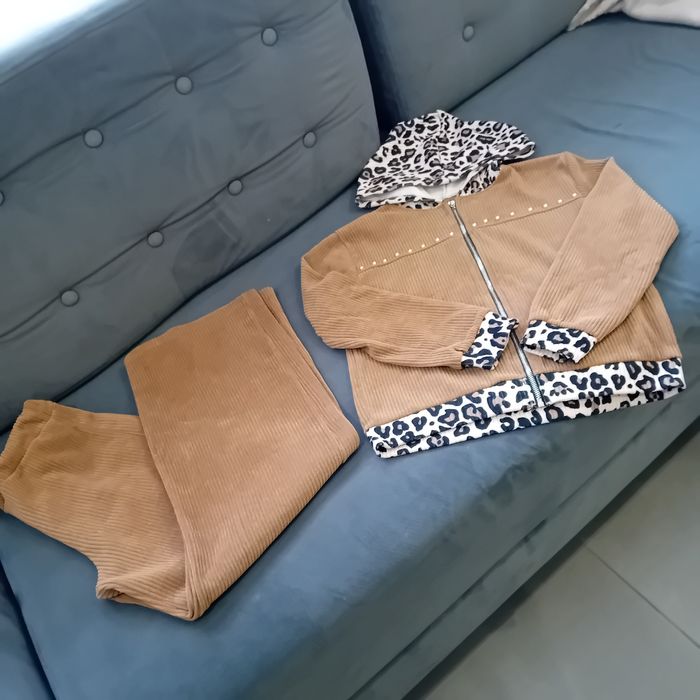 Komplet dresowy dla dziewczynki 152