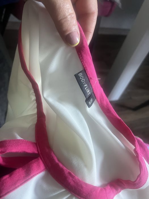 Sukienki damskie 44-46