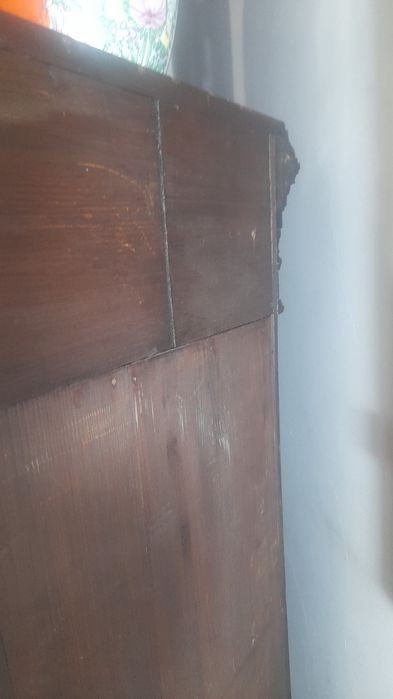 Contador português em pau santo em excelente estado de conservação