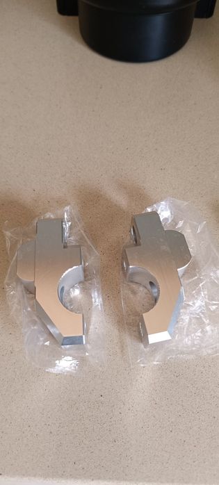Vendo risers para tracer 900 GT