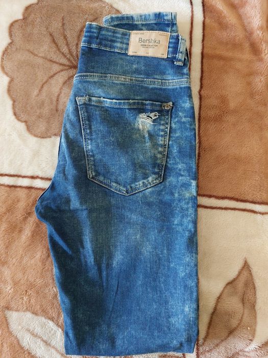 Jeansy spodnie Bershka r.36, super skinny, regular waist
