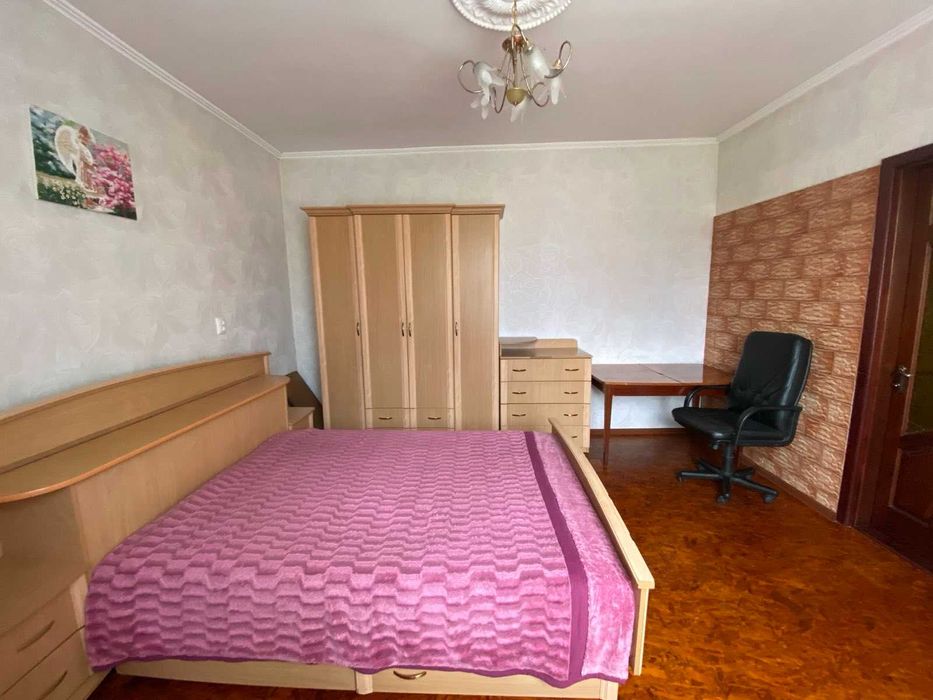 Продам спальний гарнітур