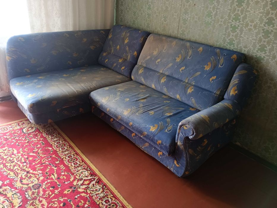 Стильний диван. Самовивезення з Києва, Дніпровський район, вул.Райдужна,21А