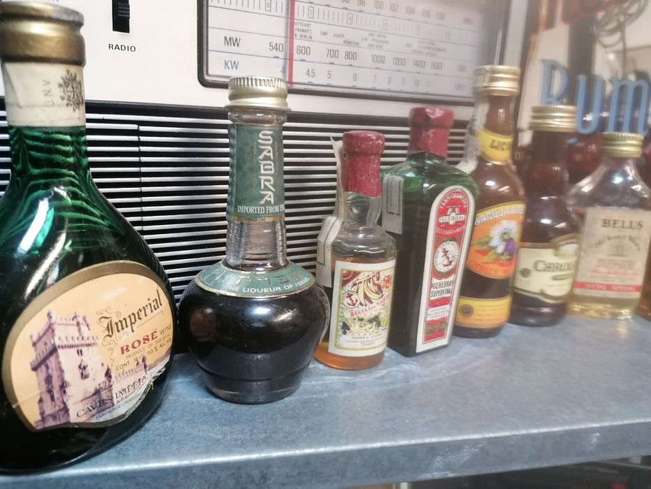 Lote de garrafas de coleção em miniatura