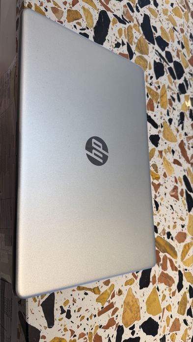 Vendo portátil HP 15s ryzen 7 5700u 16GB 512gb