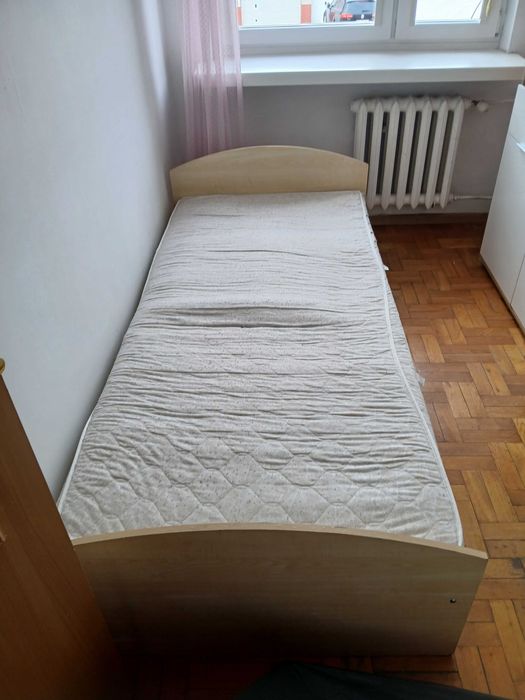 Łóżko jednoosobowe
