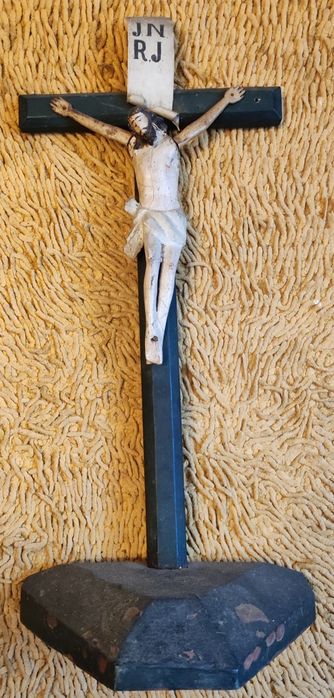 Arte Sacra em Madeira.
1- 52x18x18 150€
2- 58x14,5x9,5 200€
3- 60x27x1