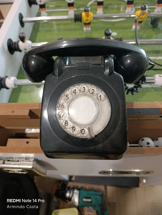 Telefone de baquelite preto