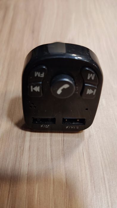 Nowa Szybka ładowarka samochodowa z opcją Radia, Bluetooth. Szybka wys
