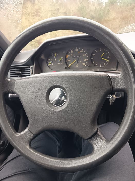 Mercedes 200d (w124)