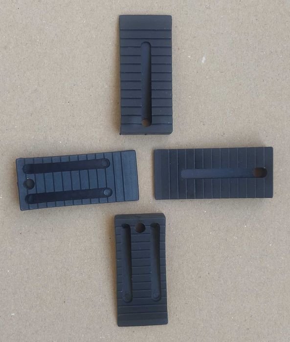 Saco com 54 Cunhas niveladoras dentadas