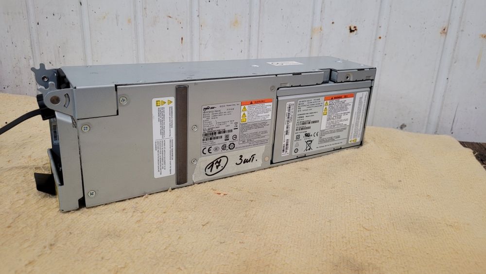 Блок питания Power-one.