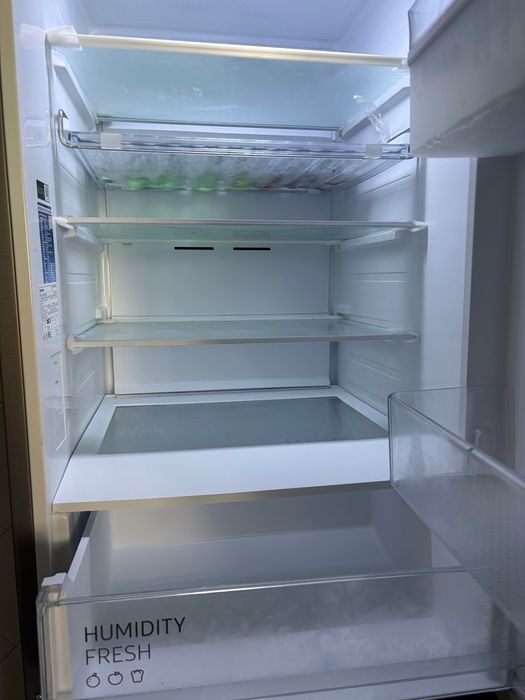 Frigorífico Combinado Samsung No Frost com Dispensador de Água