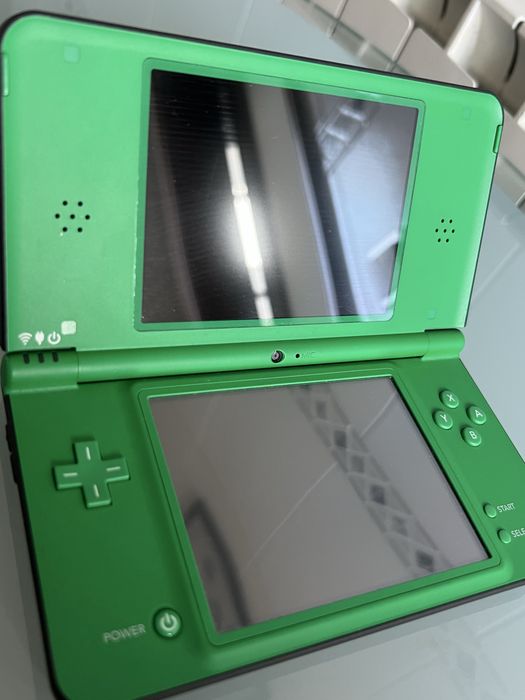Nintendo DS XL Verde