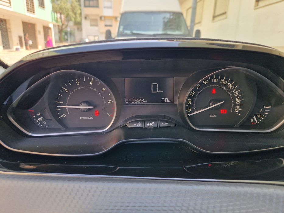 Peugeot 208 Como Novo
