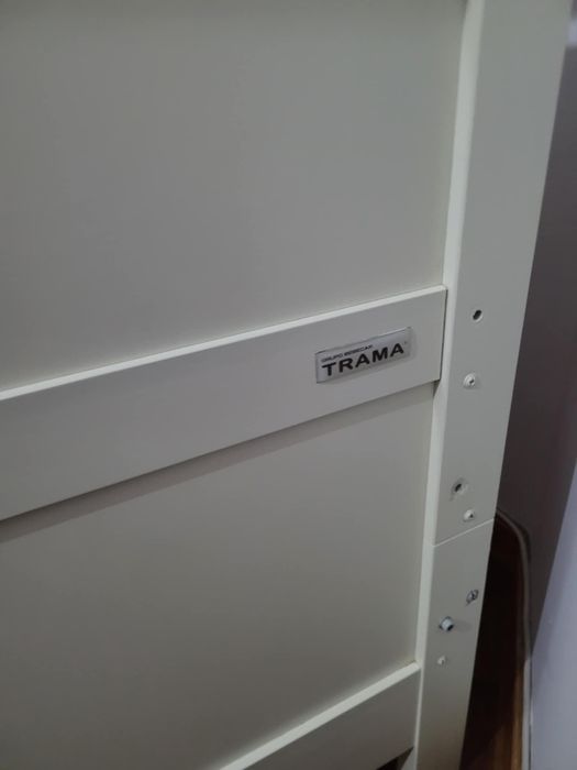 Berço de bebê grupo Bébécar trama