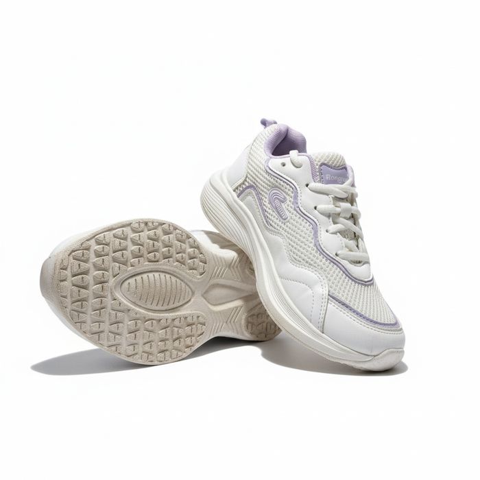 Стильні жіночі кросівки