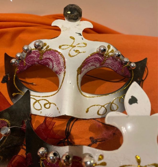 Mascaras feitas a mao