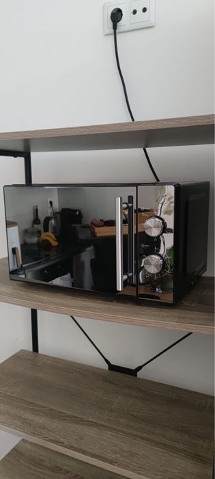 Microondas preto espelhado KOENIC