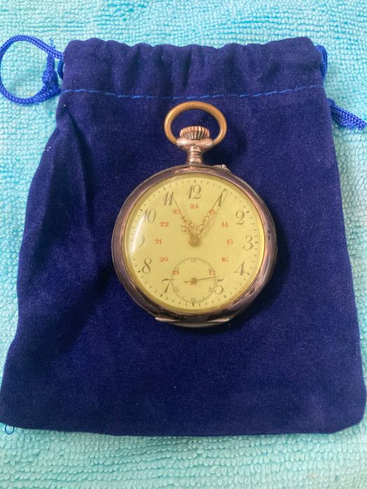 Relógio de Bolso Remontoir com + de 100 anos a precisar de revisão .