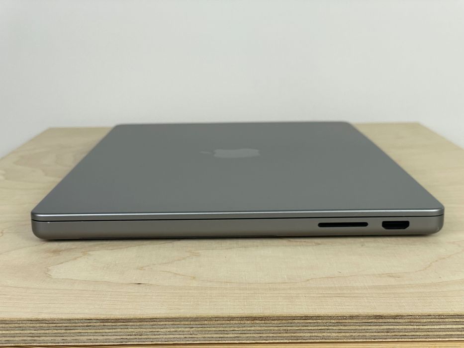 2023 MacBook Pro A2918 14" M3 16GB 512 GB