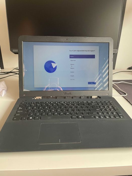 Laptop ASUS X554L | Szybki SSD | 8GB RAM | GeForce 920M | Sprawny 100%