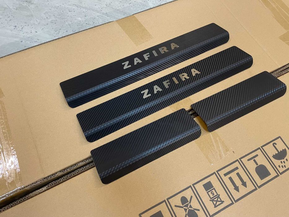 Накладки на пороги Opel Zafira C с 2011 Нержавейка в карбоне