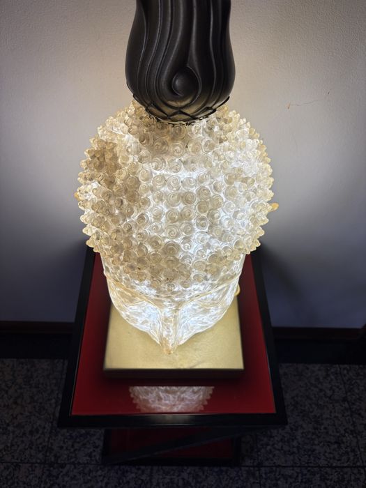 Candeeiro Decorativo Cabeça de Buda - Efeito Cristal/Craquelado (Estilo Zen)