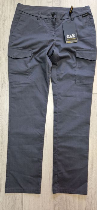 Jack Wolfskin.      L