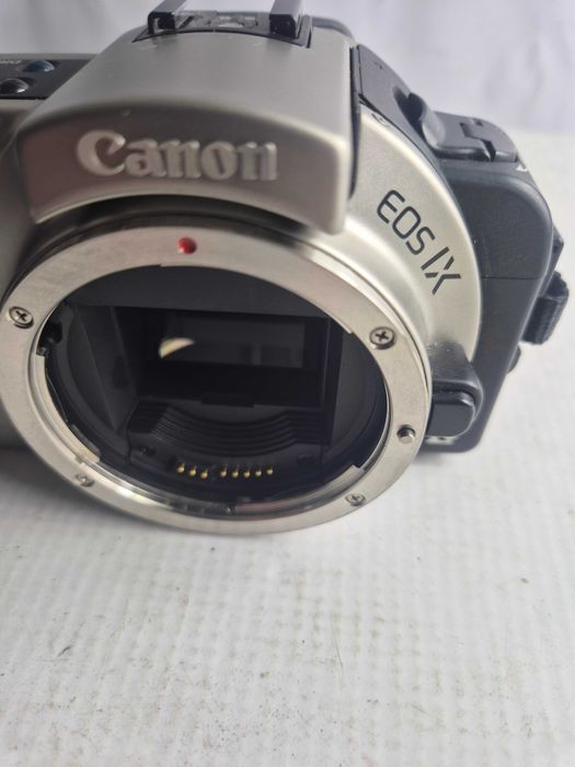 Aparat Canon EOS IX body