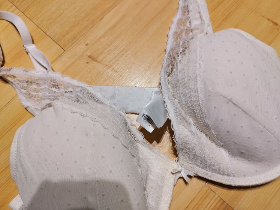 Biustonosz push'up Reserved