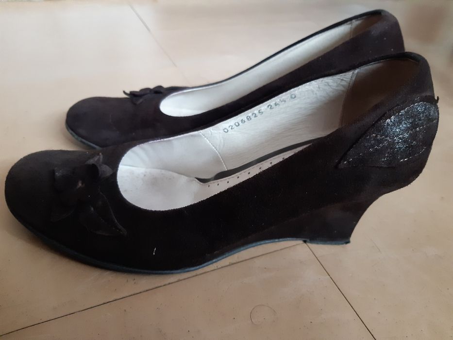 Czółenka zamszowe EKSBUT