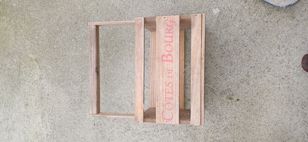 Drewniany stojak na butelki