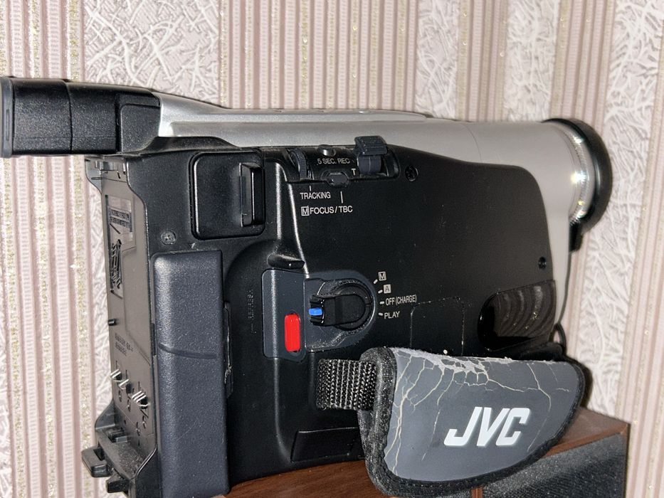 Відеокамера JVC з повною комплектацією.