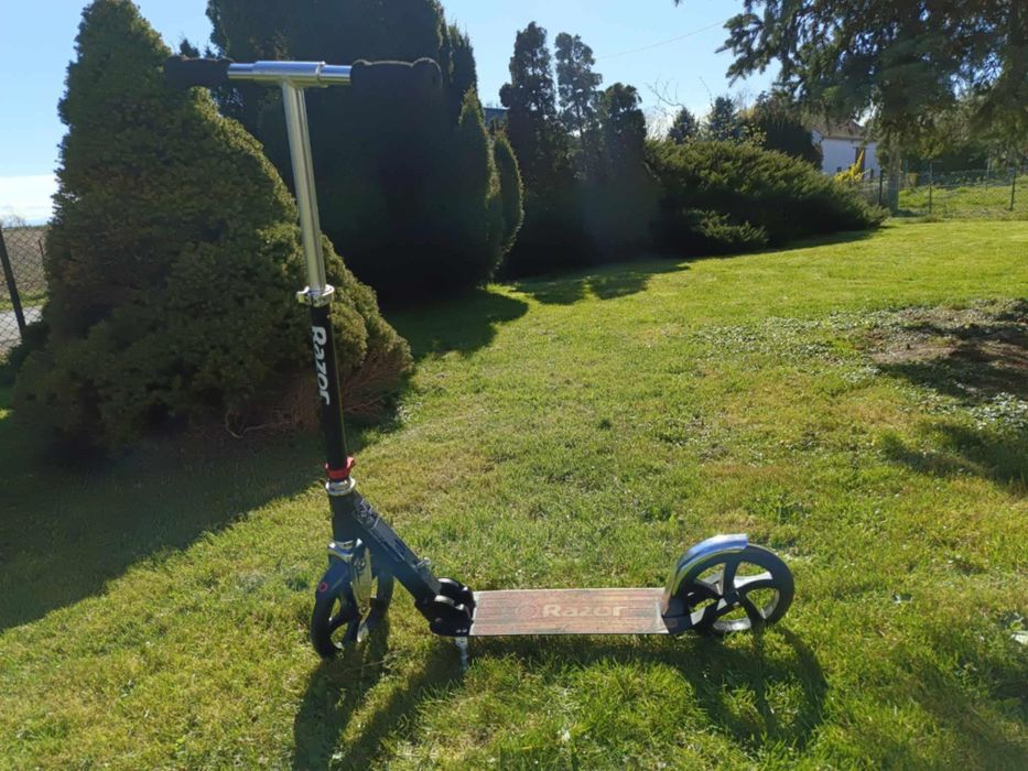 Hulajnoga Razor Black Label A5 Lux