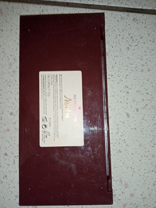 Makeup Revolution Nudes Chocolate Paleta Cieni do Powiek